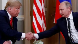 Putin diz que EUA estão fazendo esforços sinceros para acabar com a guerra Presidente russo também sugeriu que países podem fechar acordo sobre armas nucleares