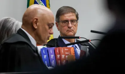 Não há como negar fatos praticados publicamente, diz Gonet em julgamento Procurador-Geral da República afirmou que "encontra-se materialmente comprovada, a sequência de atos" destinados ao plano do suposto golpe de Estado