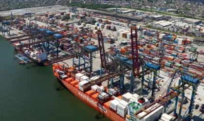 Exportações cresceram 0,7% no 2º tri ante trimestre anterior, diz IBGE Importações contabilizadas no PIB, por sua vez, caíram 2,9% na mesma comparação