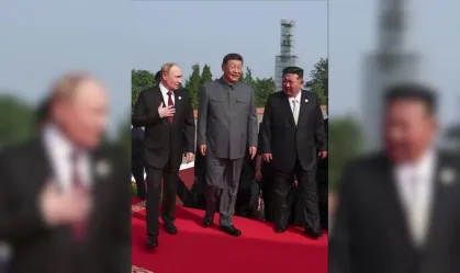 Xi Jinping exibe poder militar e se lança como líder de nova ordem mundial Parada em Pequim com milhares de soldados e armamentos de última geração, acompanhada por Vladimir Putin e Kim Jong-un, mostra que líder chinês pretende assumir maior protagonismo 