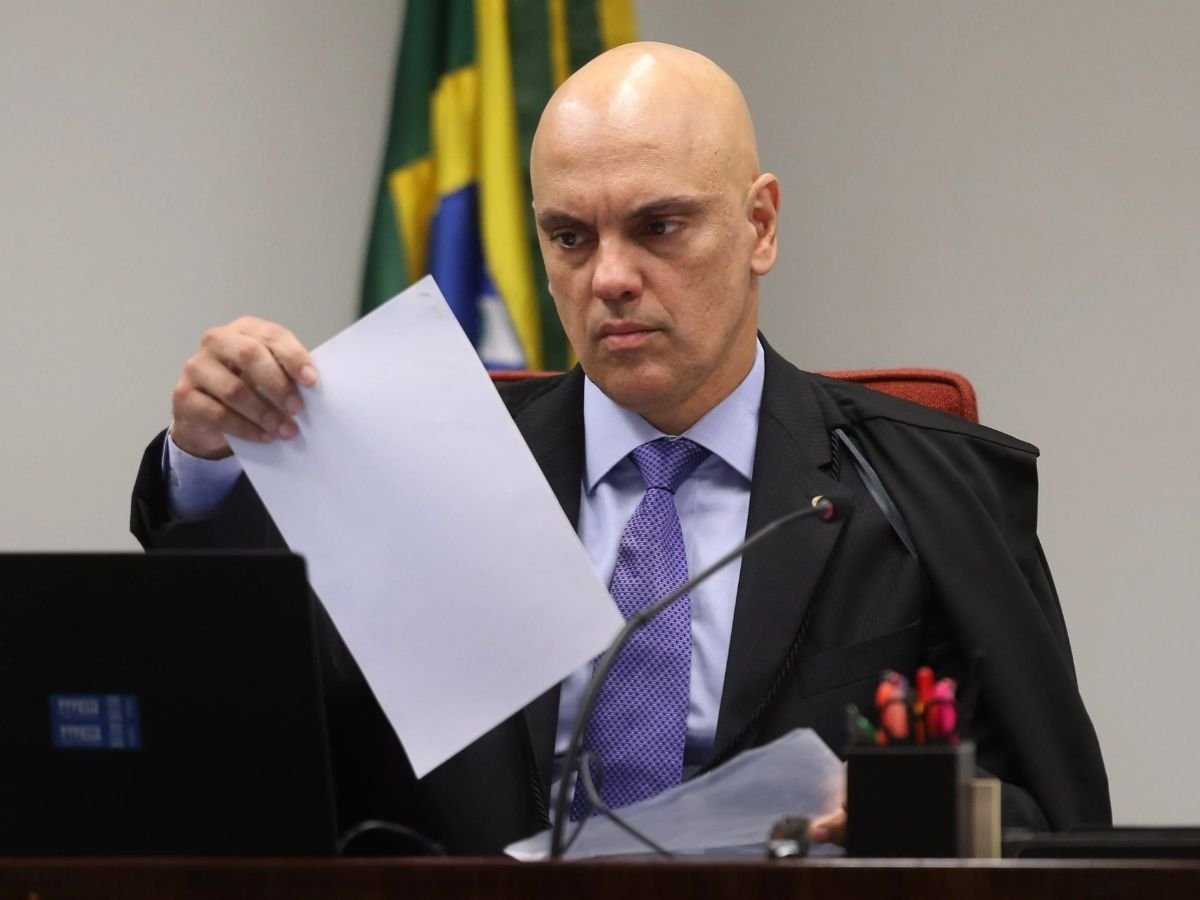 Moraes rebate denúncias de ex-assessor: “Procedimentos oficiais” Eduardo Tagliaferro, ex-assessor de Moraes, acusa o ministro de fraude na produção de relatório que colaborou para investigação de bolsonaristas; Tagliaferro é acusao pela PGR de violação de