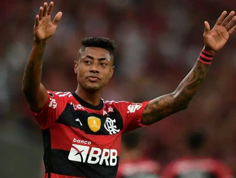 Bruno Henrique não vai a julgamento em dia de folga e pode ser suspenso do futebol Atacante do Flamengo compareceu por videoconferência e corre risco de até dois anos de punição