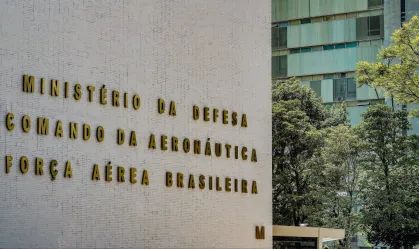 Indústria de defesa: Brasil busca alternativas aos EUA nos Emirados Árabes Em entrevista à CNN, o CEO do Grupo Edge, Hamad Al Marar, comentou as novas oportunidades de investimentos, o orçamento de defesa e o papel do Brasil como hub regional