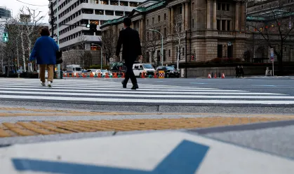 PIB do Japão cresce mais que o esperado no 2º trimestre Economia japonesa cresceu 2,2% anualizado em relação ao trimestre anterior nos três meses até 30 de junho, acima da previsão mediana dos economistas