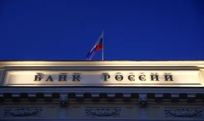 BC da Rússia corta taxa de juros, mas diz que manterá condições restritivas Este é o terceiro corte de juros consecutivo desde que o banco central do país retomou a flexibilização monetária em junho