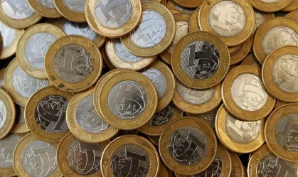 CNI: 70% veem carga tributária elevada como maior problema do Custo Brasil Falta de mão de obra qualificada, financiamento e segurança jurídica também figuram entre principais entraves do país