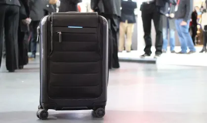 PL da bagagem de mão gratuita: Relator quer aumentar tolerância para 12 kg Analista Isabel Mega informa no CNN Novo Dia que relator de projeto de lei propõe ampliar o limite de peso da bagagem de mão gratuita de 10 para 12 quilos em voos domésticos