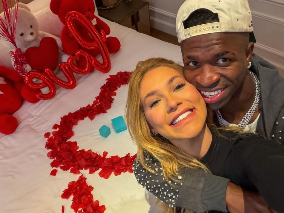 Agora é oficial! Vini Jr. surpreende e pede Virginia em namoro Jogador surpreendeu a influenciadora com um pedido romântico