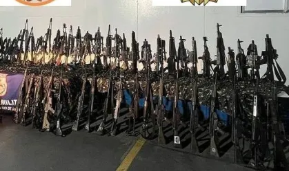 Armas de guerra: veja rota usada pelo CV para trazer fuzis ao Brasil Facções usam modelos fabricados em outros países; indícios apontam que criminosos transportam apenas partes das armas, completando os componentes com peças adquiridas legalmente pela int
