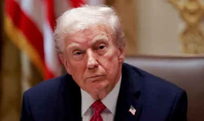 Ações no Caribe pressionam Trump nos EUA Democratas e republicanos exigem explicações sobre operações navais americanas na região do Caribe, questionando eficácia das ações no combate ao narcotráfico. A análise é de Lourival Sant'Anna