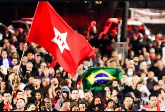 PT afirma que 2026 será decisivo e aponta “guerra política” no país