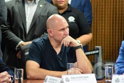 Prefeito anuncia que ficará neutro em disputa eleitoral entre Pivetta e Fagundes