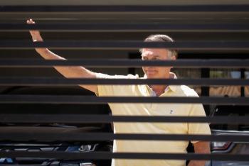 EX-PRESIDENTE  Dino acompanha Moraes e também vota para manter Bolsonaro na Papudinha