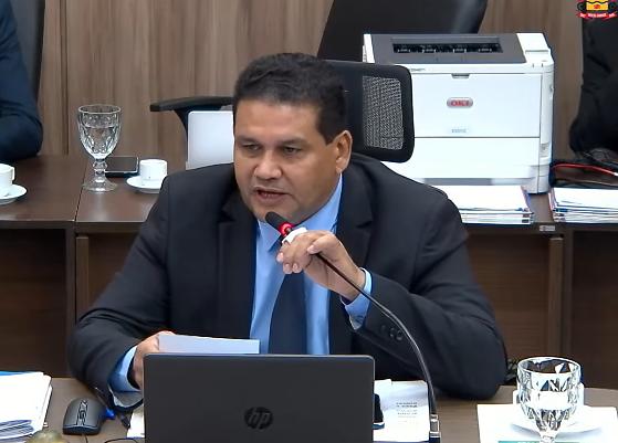 Câmara de VG rejeita denúncia contra Wanderley Cerqueira por 17 votos Denúncia contra Wanderley é arquivada após votação no plenário