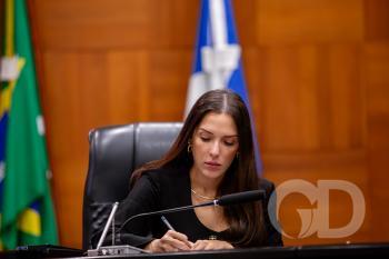 Mesmo na oposição, Janaina destaca escolha de coronel para a Sesp