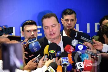 Max rebate Abilio e ironiza excesso de buracos em Cuiabá