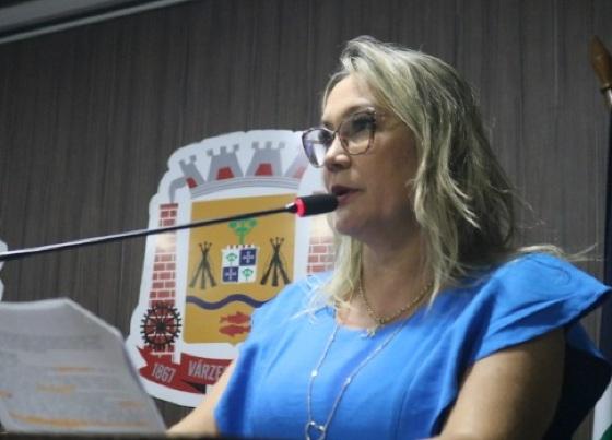 Vereadora de VG denuncia colega por ataque via WhatsApp Vereadora denuncia ofensa de colega e se afasta de sessão em VG