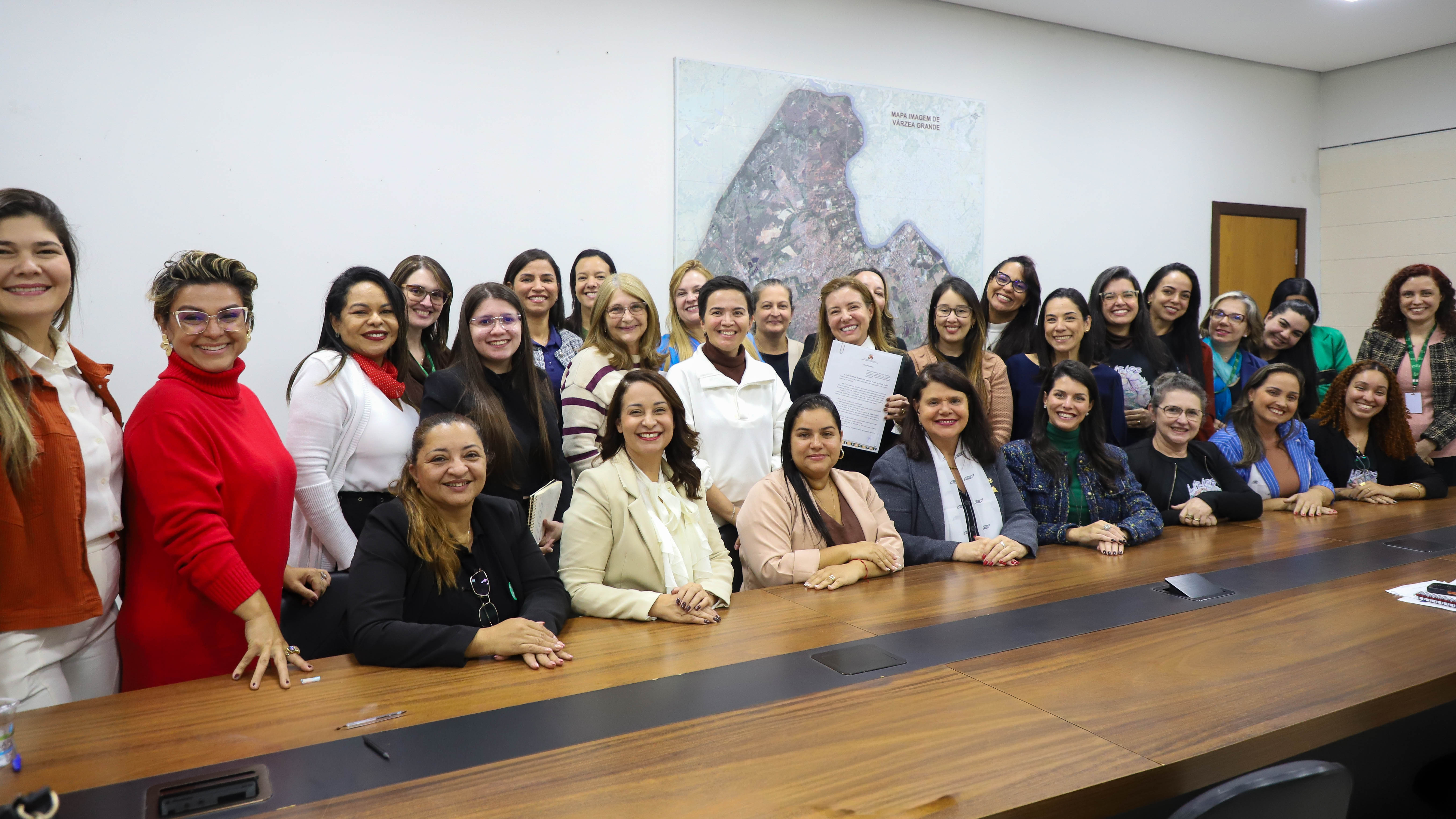 POLITICAS PÚBLICAS  Prefeita sanciona lei de combate à violência contra a mulher; entidades cobram criação da Secretaria da Mulher em Várzea Grande