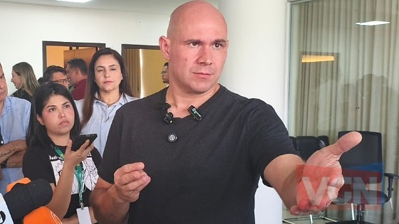 Abilio Brunini aponta suposta irregularidade de R$ 80 milhões na Educação Abilio fala em irregularidade grave na compra de material didático