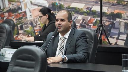 '14 votos não ganham eleição', diz Ilde após acordo entre Paula e Dilemário