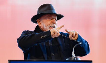 Lula diz que se esperar autorização da Fazenda "a gente nunca vai investir" Declaração ocorre após alerta do Tesouro Nacional sobre pressão fiscal e redução do espaço para investimentos nas próximas décadas; órgão aponta crescimento das despesas obrigatór