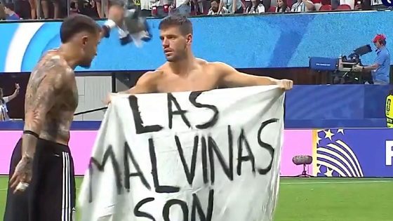 Fifa avalia punir Argentina após jogadores exibirem bandeira das Malvinas Entidade analisa relatórios da partida contra a Inglaterra