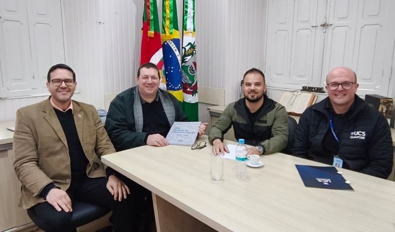 Administração Municipal recebe a visita da Universidade de Caxias do Sul (UCS) Sub-reitor do Campus da Região dos Vinhedos (CARVI), Fabiano Larentis, e o diretor do Campus de Guaporé, André Melati, apresentaram um balanço das atividades e as novidades da 